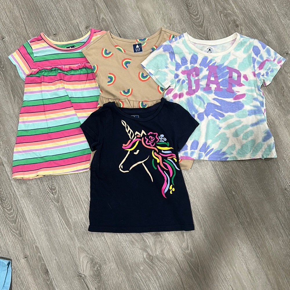 Gap toddler girls size 5 short sleeve tees
